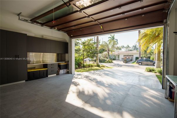 Exterior, Garage, Interior