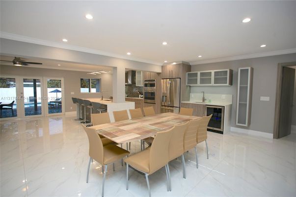 Dining room, Interior, Kitchen, Marble, Recessed Lighting, Stainless Steel Appliances