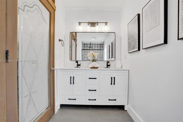 Bathroom, Dual Sink Vanities, Interior