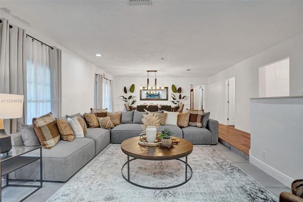 Dining room, Interior, Living room, Pendant Lights, Recessed Lighting, Wood Texture Flooring