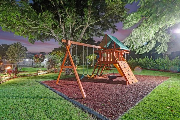 Backyard, Exterior, Playground