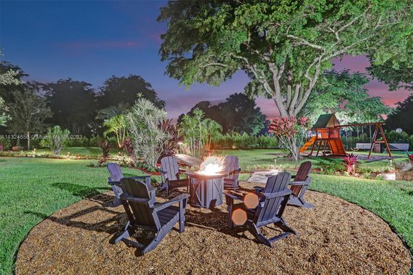 Backyard, Exterior, Playground