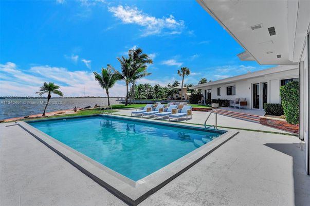 Exterior, Pool, Water
