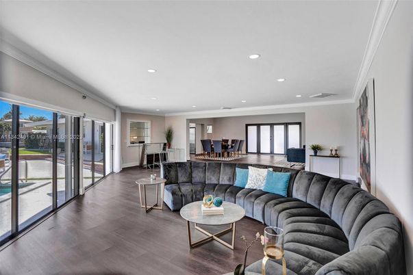 Dining room, Interior, Living room, Recessed Lighting, Wood Texture Flooring