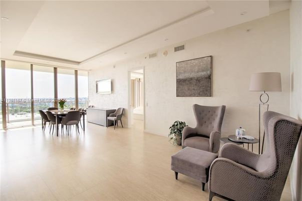 Dining room, Interior, Recessed Lighting