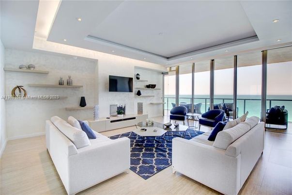 Interior, Living room, Recessed Lighting, Water