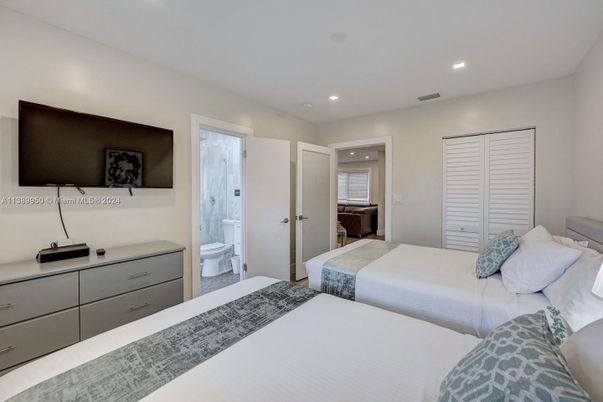 Bathroom, Bedroom, Interior, Recessed Lighting