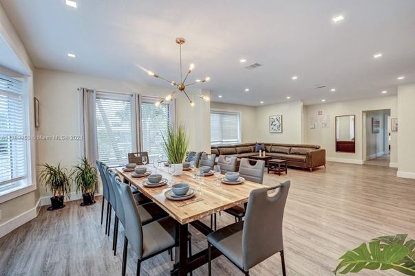 Dining room, Interior, Living room, Pendant Lights, Recessed Lighting, Wood Texture Flooring