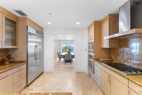 Dining room, Interior, Kitchen, Recessed Lighting, Stainless Steel Appliances
