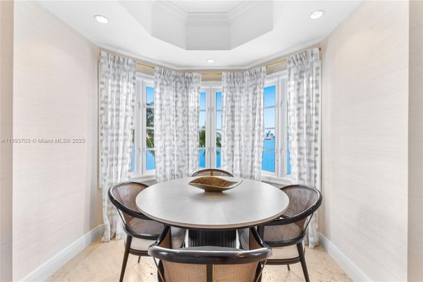 Dining room, Interior, Recessed Lighting