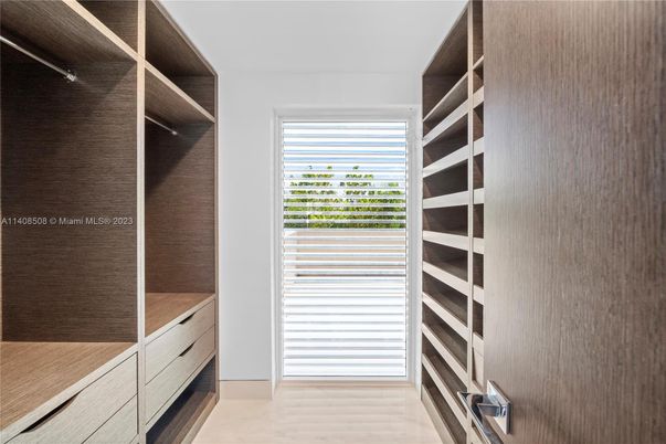 Interior, Walk-in Closets