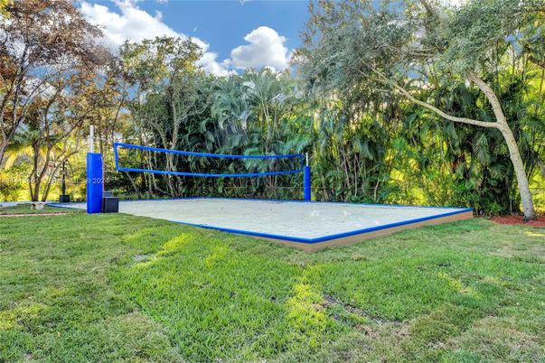 Exterior, Tennis Courts