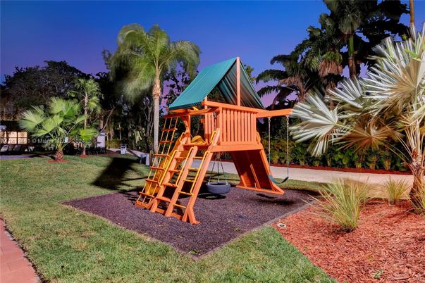 Backyard, Exterior, Playground