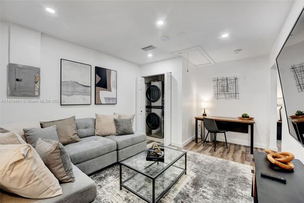 Interior, Living room, Recessed Lighting, Washer, Wood Texture Flooring