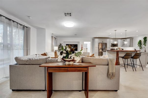 Interior, Kitchen, Living room, Pendant Lights, Recessed Lighting, Stainless Steel Appliances