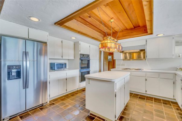 Interior, Kitchen, Pendant Lights, Recessed Lighting, Stainless Steel Appliances, Wooden Beams, Wooden Ceilings