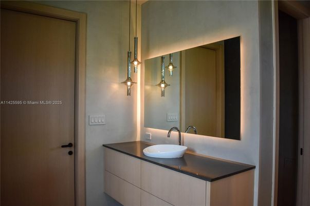 Bathroom, Interior, Pendant Lights