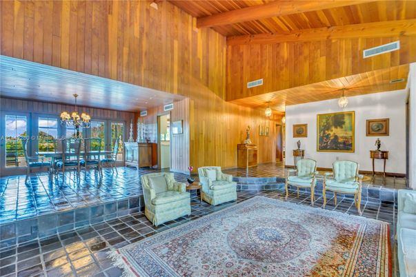 Chandelier, Dining room, Interior, Pendant Lights, Wooden Beams, Wooden Ceilings, Wooden Walls