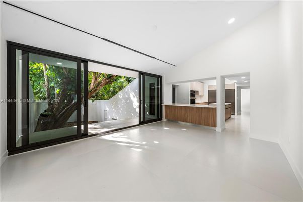 Empty room, Interior, Kitchen, Recessed Lighting