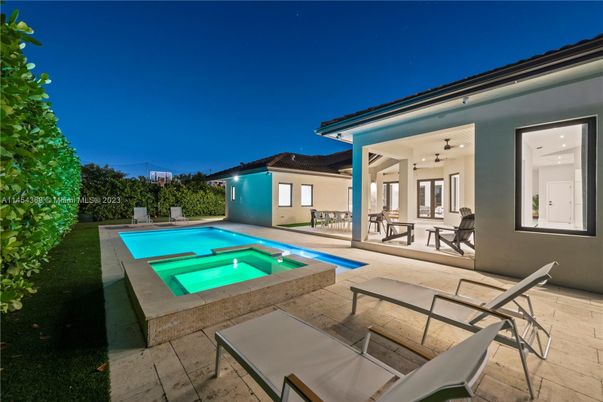 Exterior, Pool