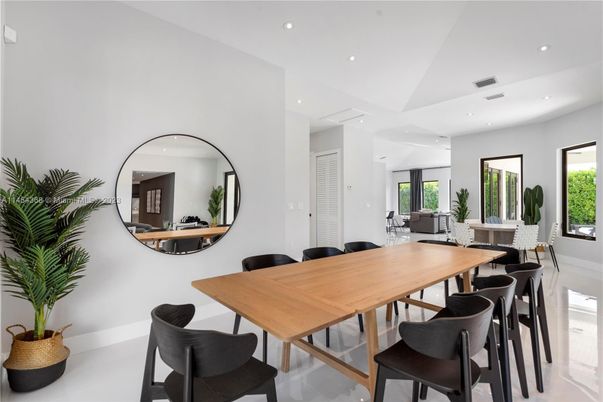 Dining room, Interior, Recessed Lighting