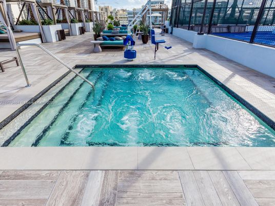 Exterior, Interior, Pool