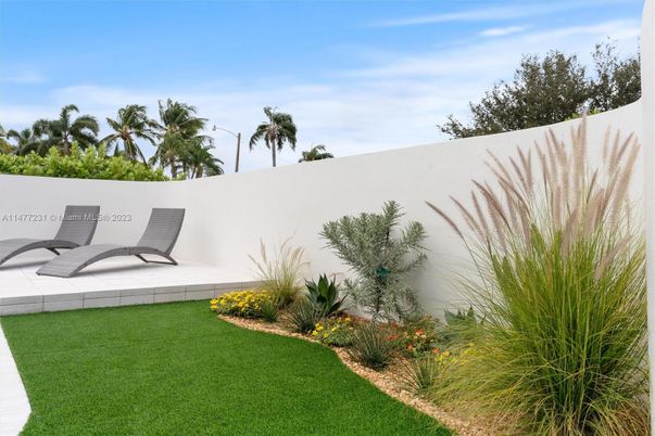 Backyard, Exterior