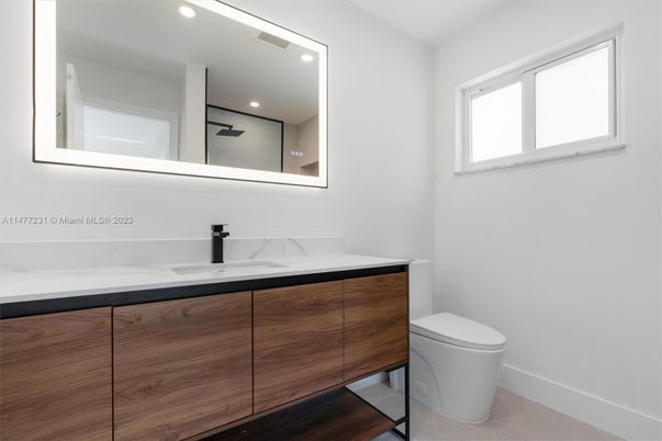 Bathroom, Interior, Recessed Lighting