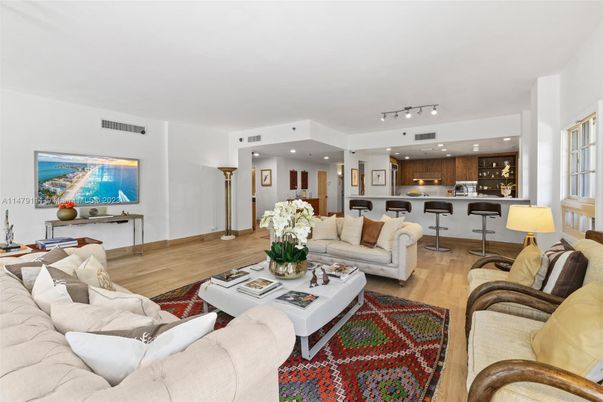 Interior, Kitchen, Living room, Recessed Lighting, Wood Texture Flooring