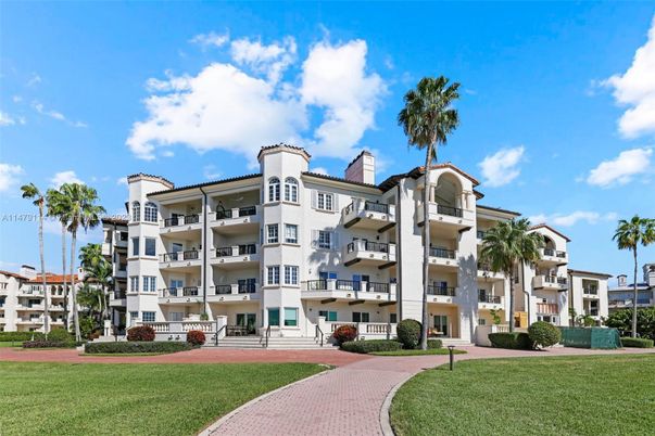 Backyard, Exterior, Facade, Condo Building