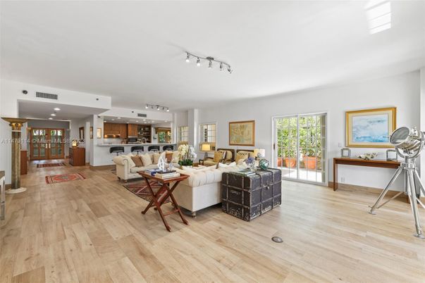 Interior, Kitchen, Living room, Recessed Lighting, Wood Texture Flooring