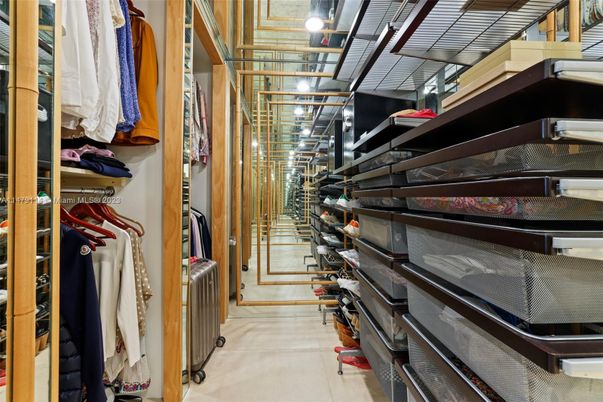Interior, Walk-in Closets