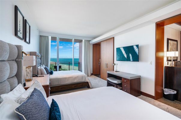 Bedroom, Interior, Water