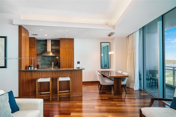 Dining room, Interior, Kitchen, Recessed Lighting, Wood Texture Flooring