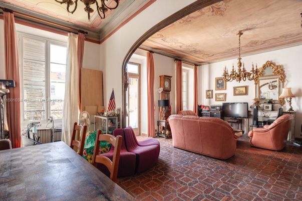 Chandelier, Interior, Living room