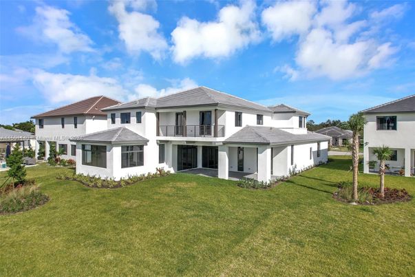 Backyard, Exterior, Facade, Farmhouse