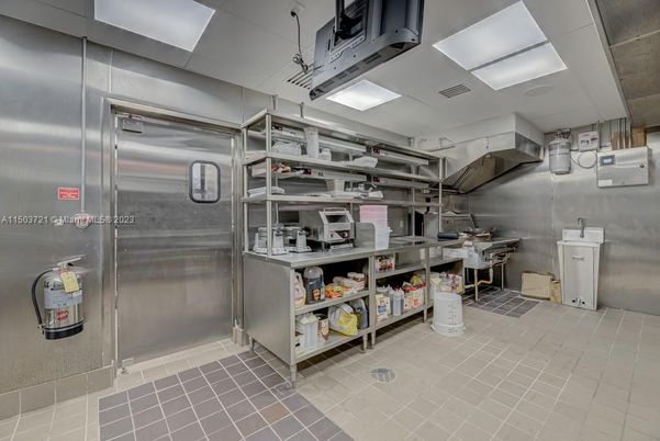 Interior, Stainless Steel Appliances