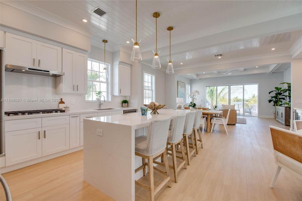 Dining room, Interior, Kitchen, Pendant Lights, Recessed Lighting, Wood Texture Flooring