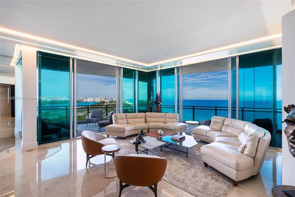 Interior, Living room, Recessed Lighting, Water