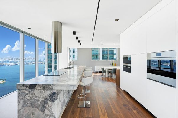 Interior, Kitchen, Recessed Lighting, Water, Wood Texture Flooring