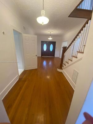 Interior, Pendant Lights, Wood Texture Flooring