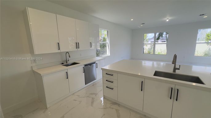 Interior, Kitchen, Marble, Recessed Lighting