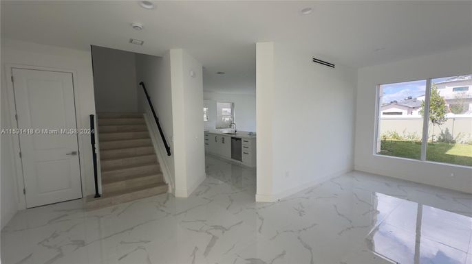 Empty room, Interior, Marble, Recessed Lighting