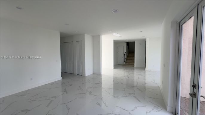 Empty room, Interior, Marble, Recessed Lighting