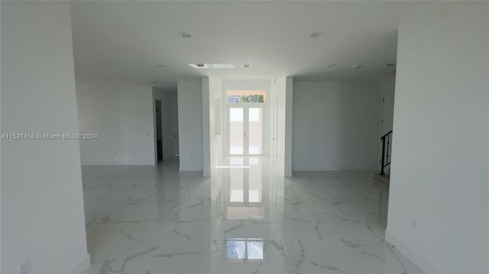 Empty room, Interior, Marble, Recessed Lighting