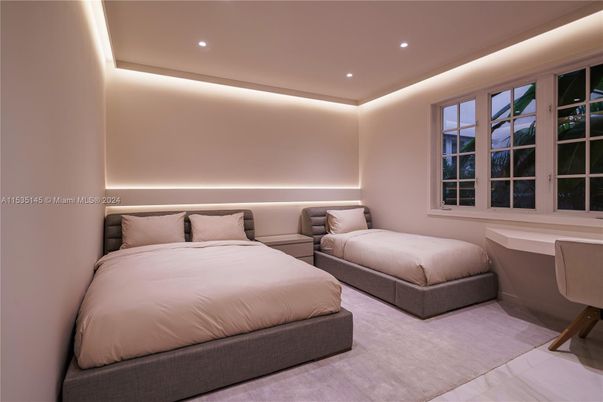 Bedroom, Interior, Recessed Lighting
