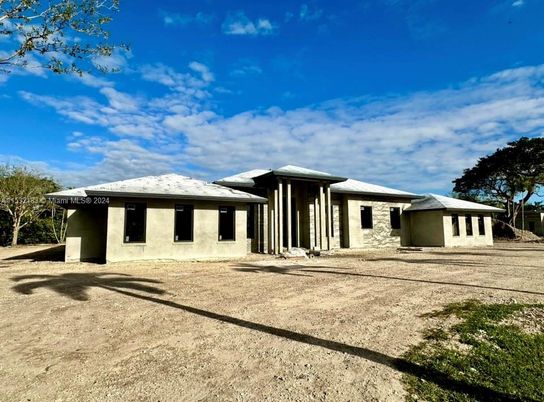 Backyard, Exterior, Facade, Ranch