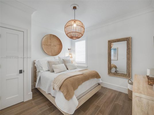 Bedroom, Interior, Pendant Lights, Wood Texture Flooring