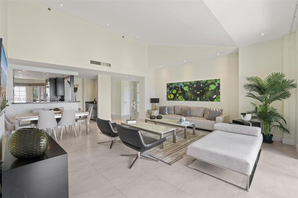 Dining room, Interior, Living room, Recessed Lighting