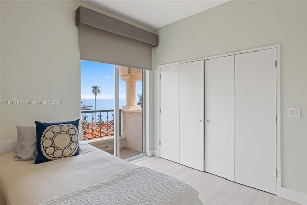 Bedroom, Interior, Water, Wood Texture Flooring
